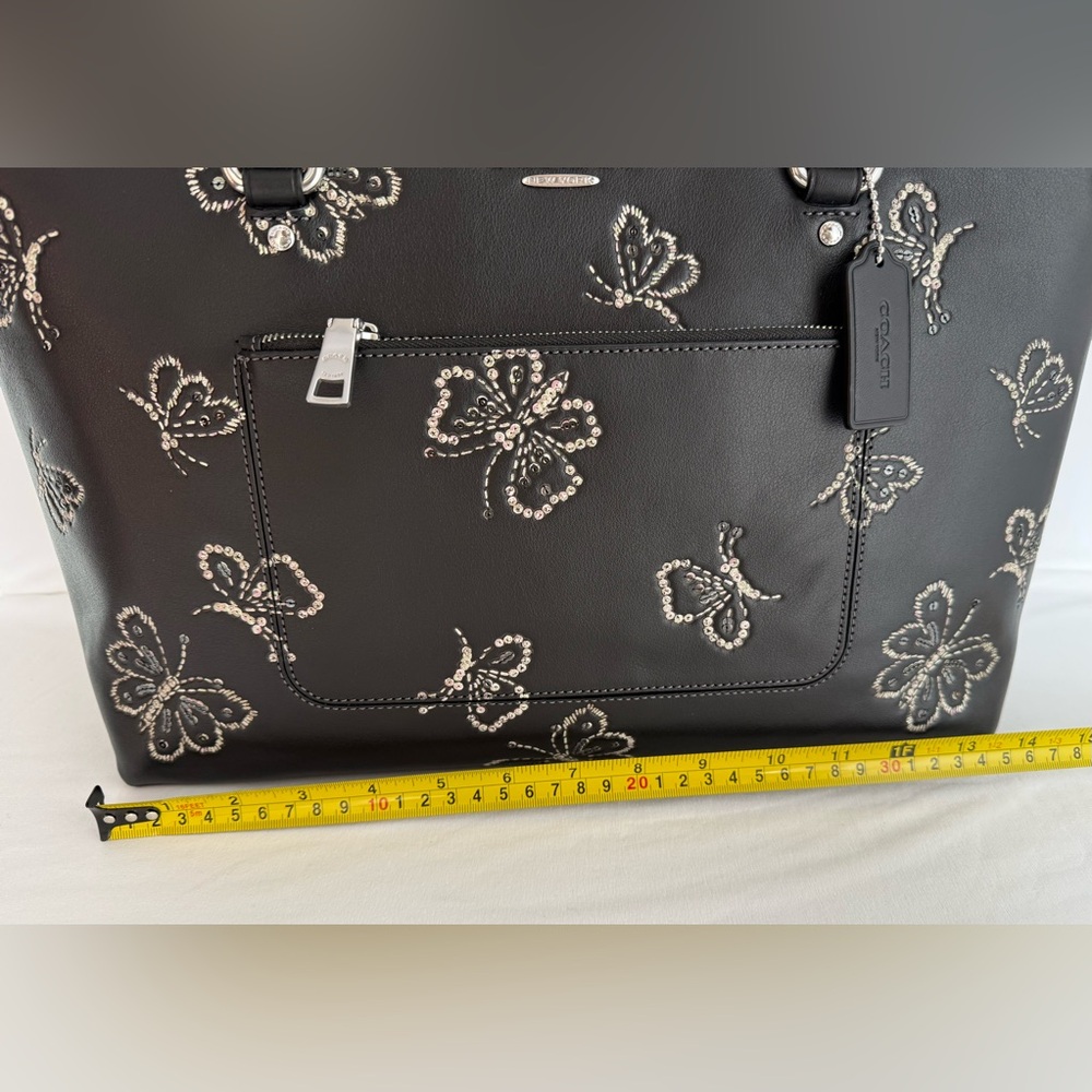 NWT Coach Station shoulder bag 
Butterfly Print Black/Silver styled with scarf - Picture 14 of 16